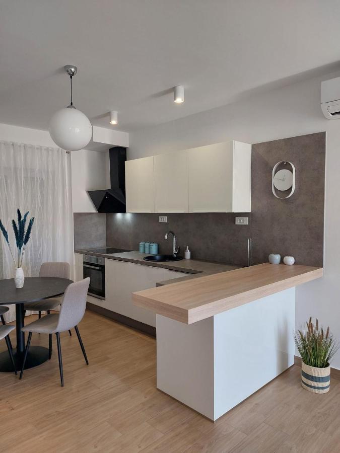Villa Moon Трогир Екстериор снимка